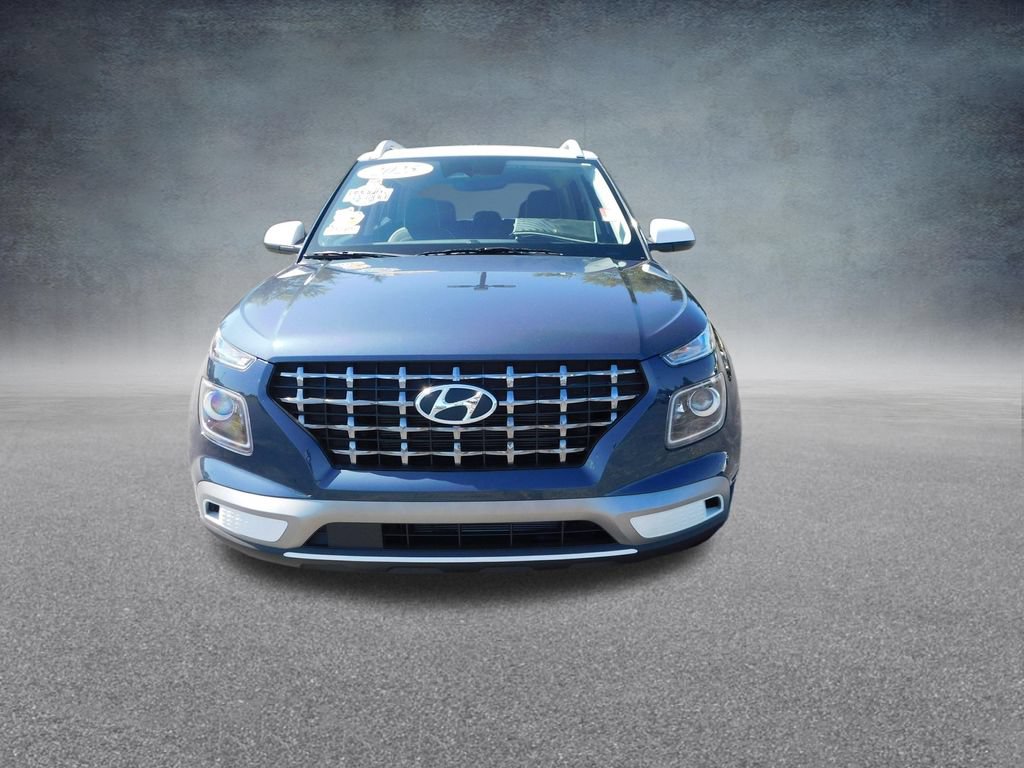 Used 2025 Hyundai Venue Limited FWD image 8