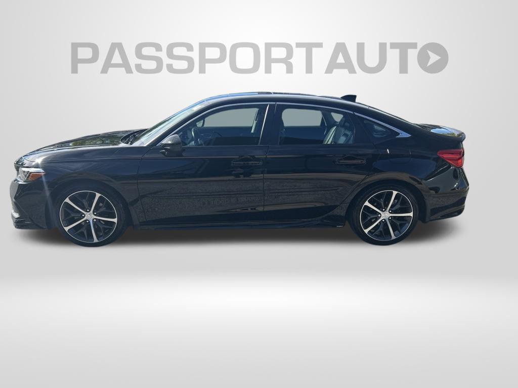 Used 2022 Honda Civic Touring image 2