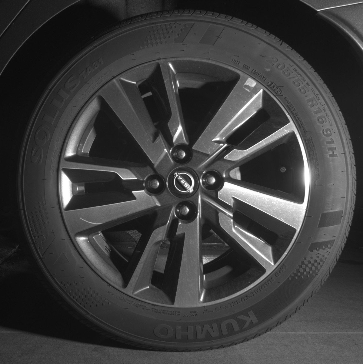 Used 2025 Nissan Versa SV image 14