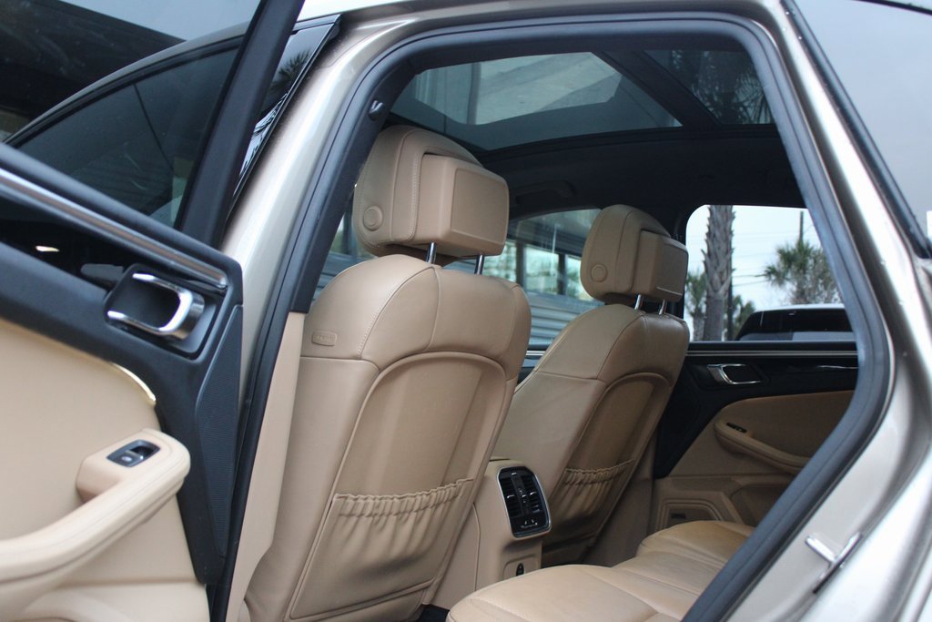 Used 2018 Porsche Macan image 31