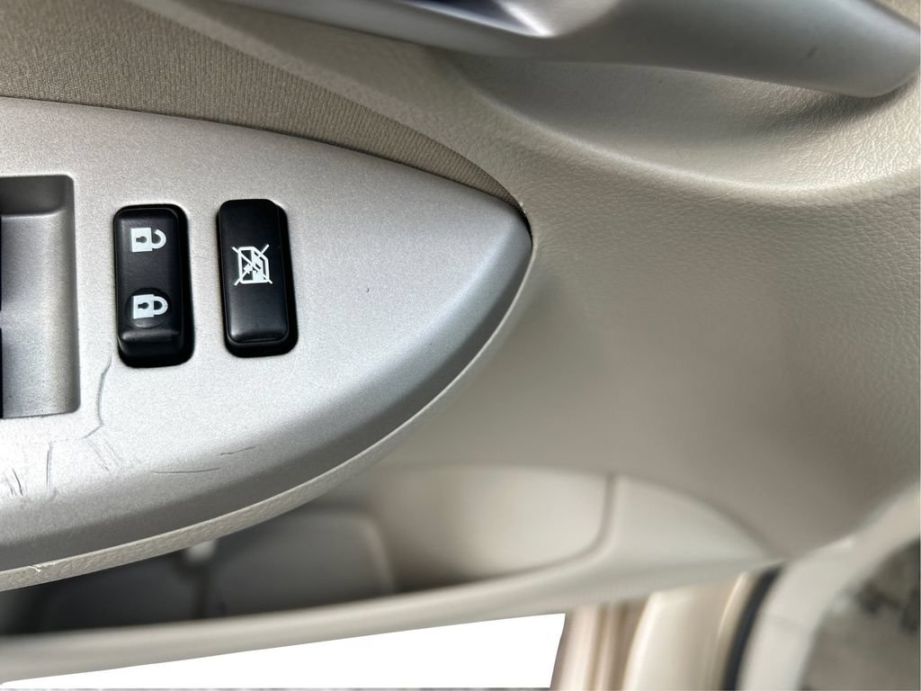 Used 2011 Toyota Corolla LE FWD image 39