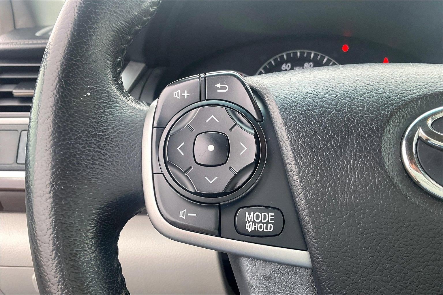 Used 2014 Toyota Camry XLE w/ Leather Package image 21