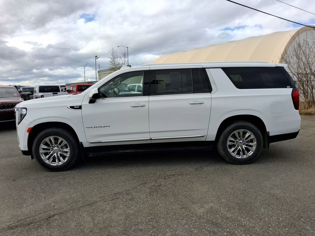 Used 2023 GMC Yukon XL SLT AWD/4WD image 5