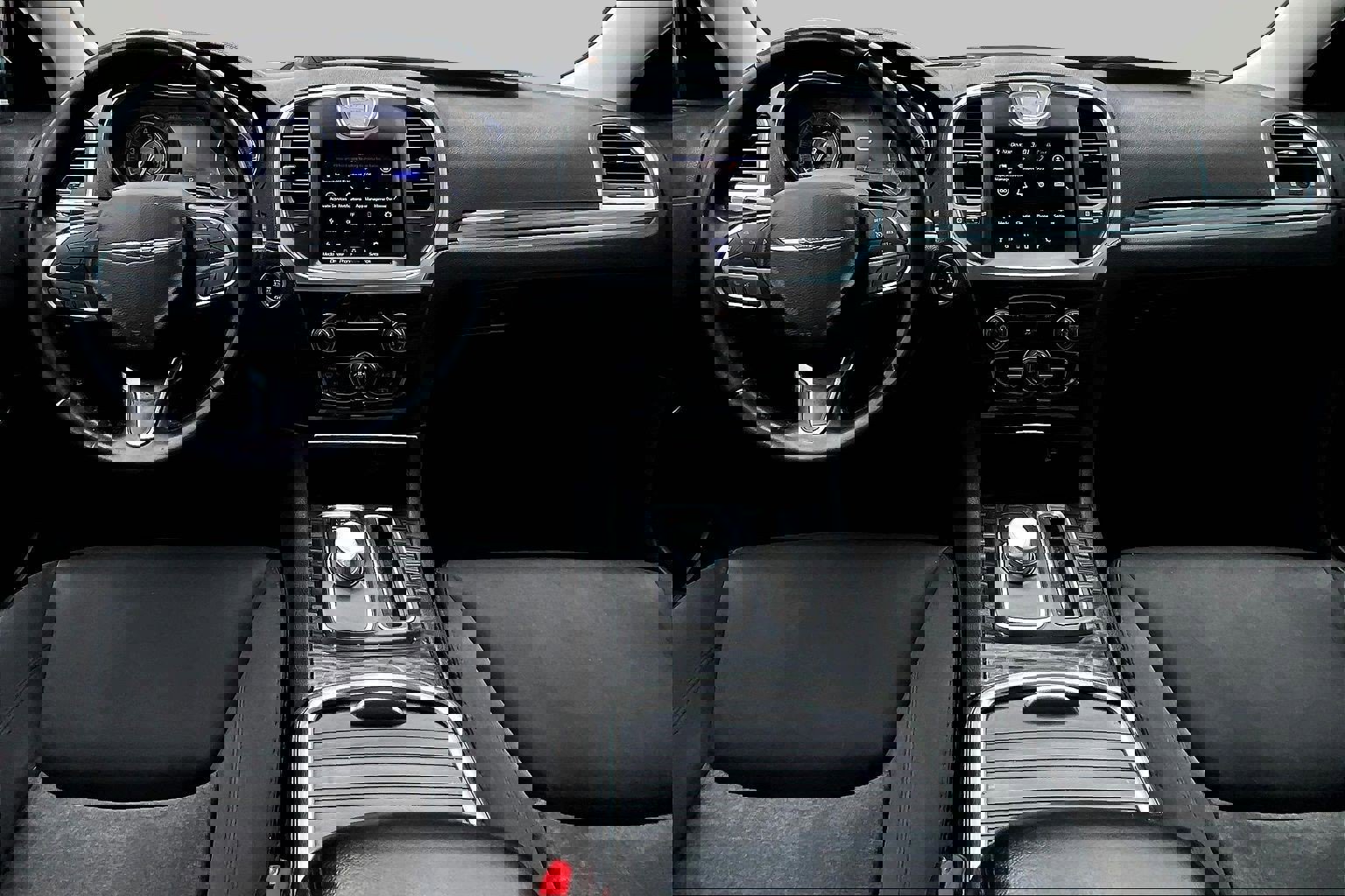 Used 2022 Chrysler 300 Touring w/ Sport Appearance Package image 9