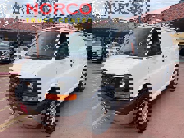 Used 2014 Chevrolet Express 2500 image 4