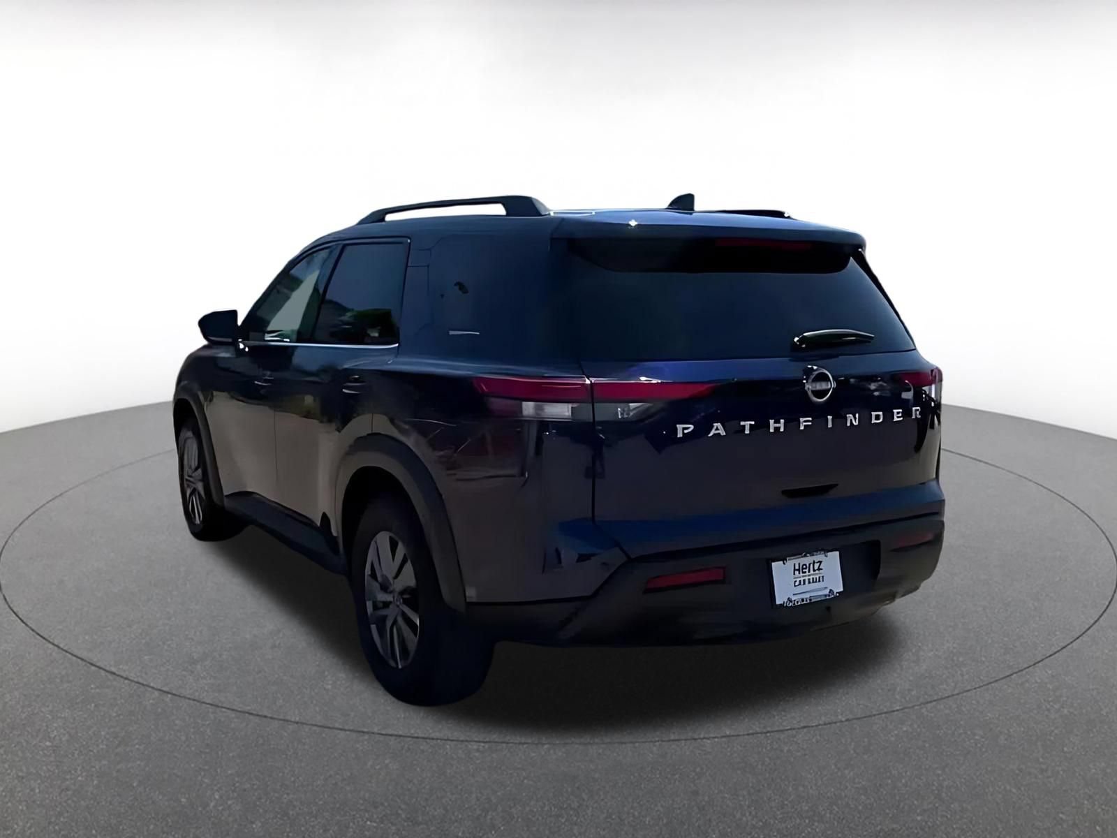 Used 2025 Nissan Pathfinder SV FWD image 10