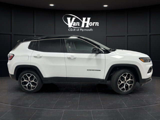 Used 2025 Jeep Compass Limited AWD/4WD image 8