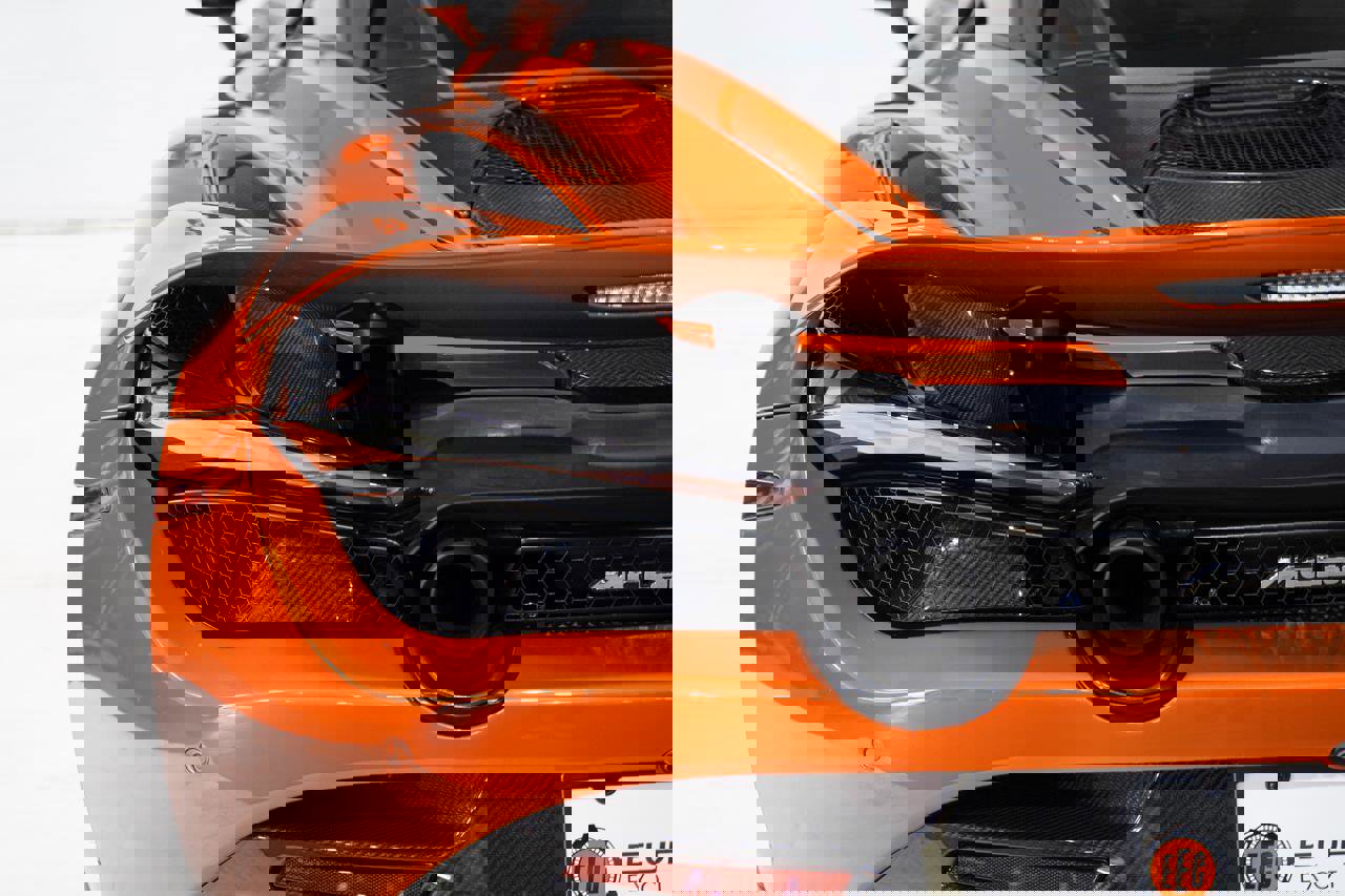 Used 2018 McLaren 720S Performance image 38