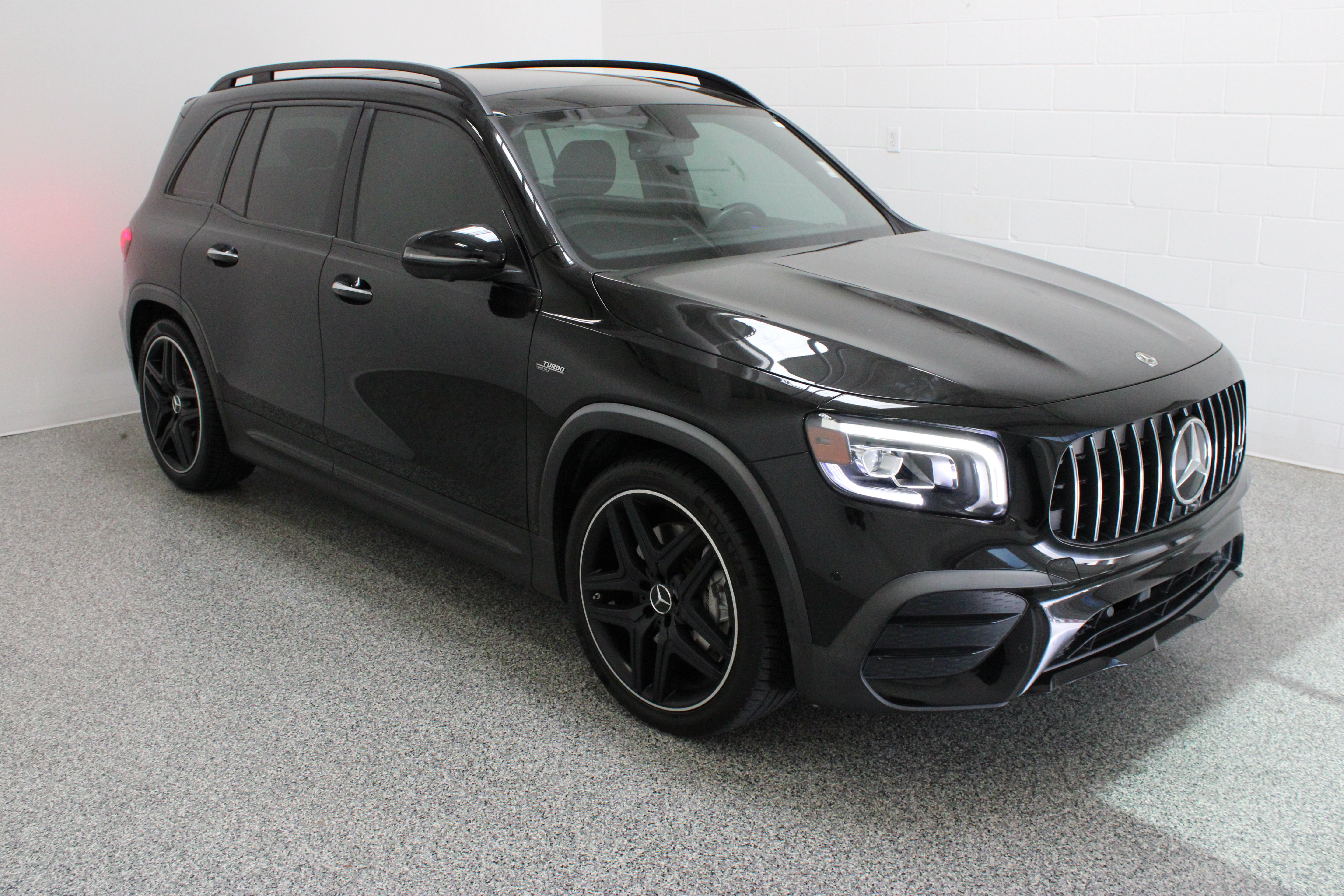 Used 2023 Mercedes-Benz GLB 35 AMG 4MATIC image 4