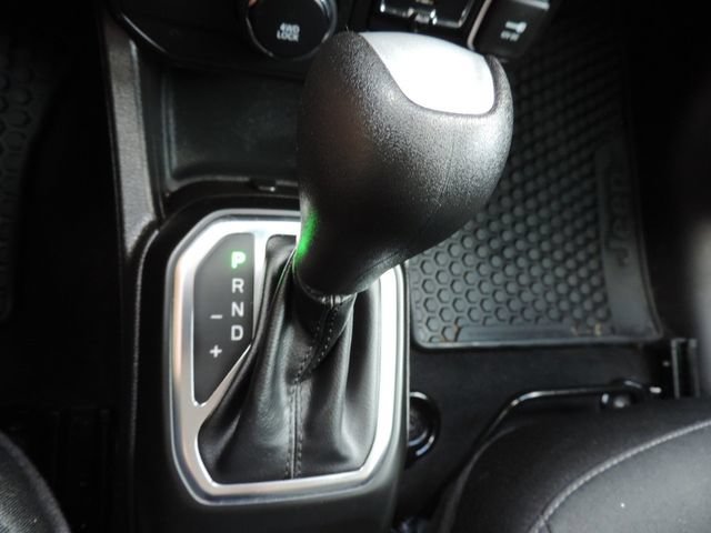 Used 2023 Jeep Renegade Latitude AWD/4WD image 27
