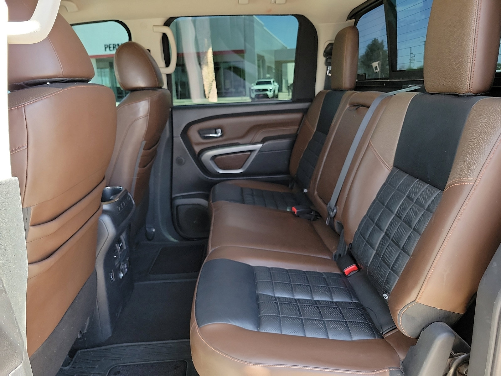 Used 2019 Nissan Titan Platinum Reserve w/ Platinum Utility Package image 8