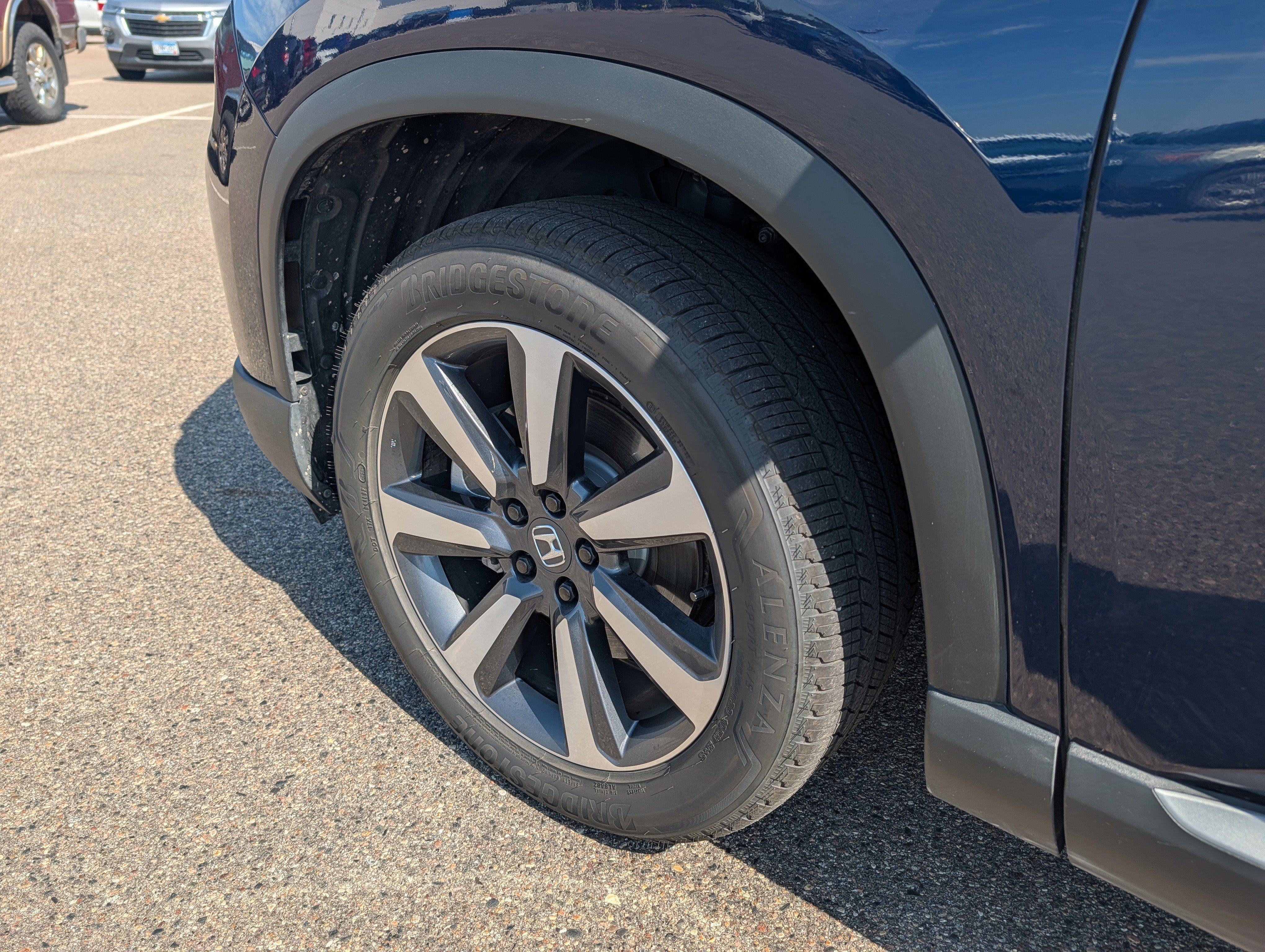 Used 2025 Honda Pilot Touring image 5