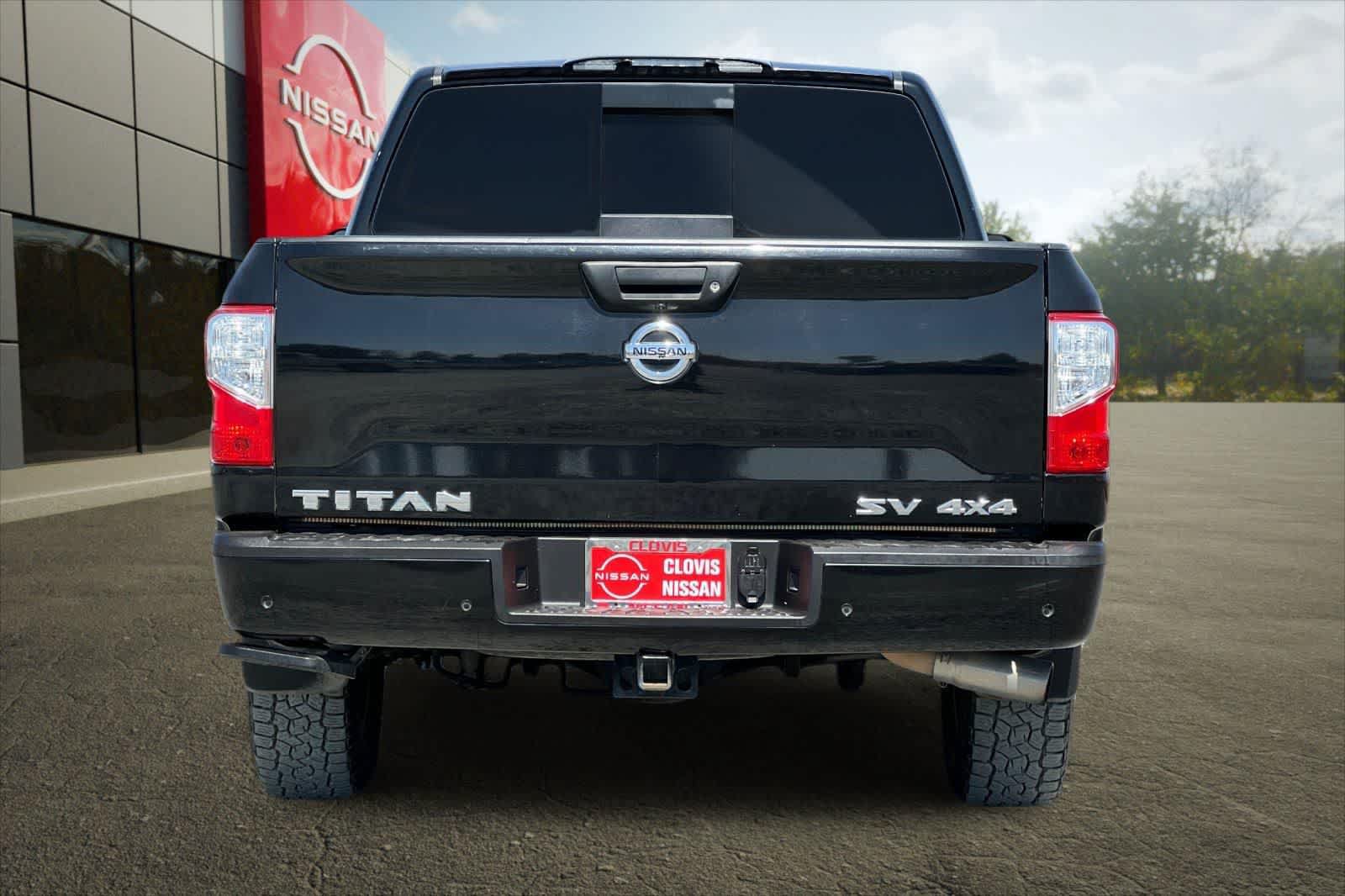 Used 2021 Nissan Titan SV w/ SV Convenience Package AWD/4WD image 9