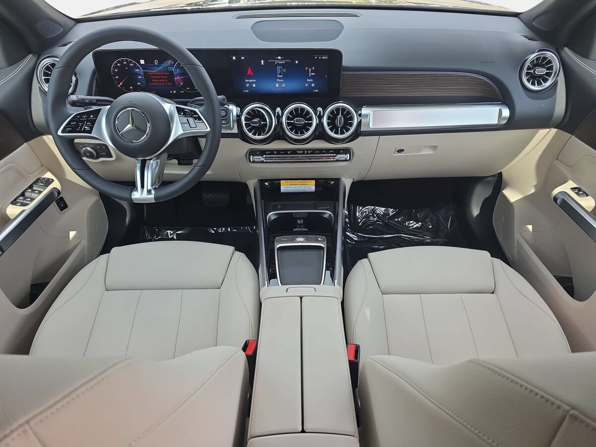 New 2026 Mercedes-Benz GLB 250 image 9