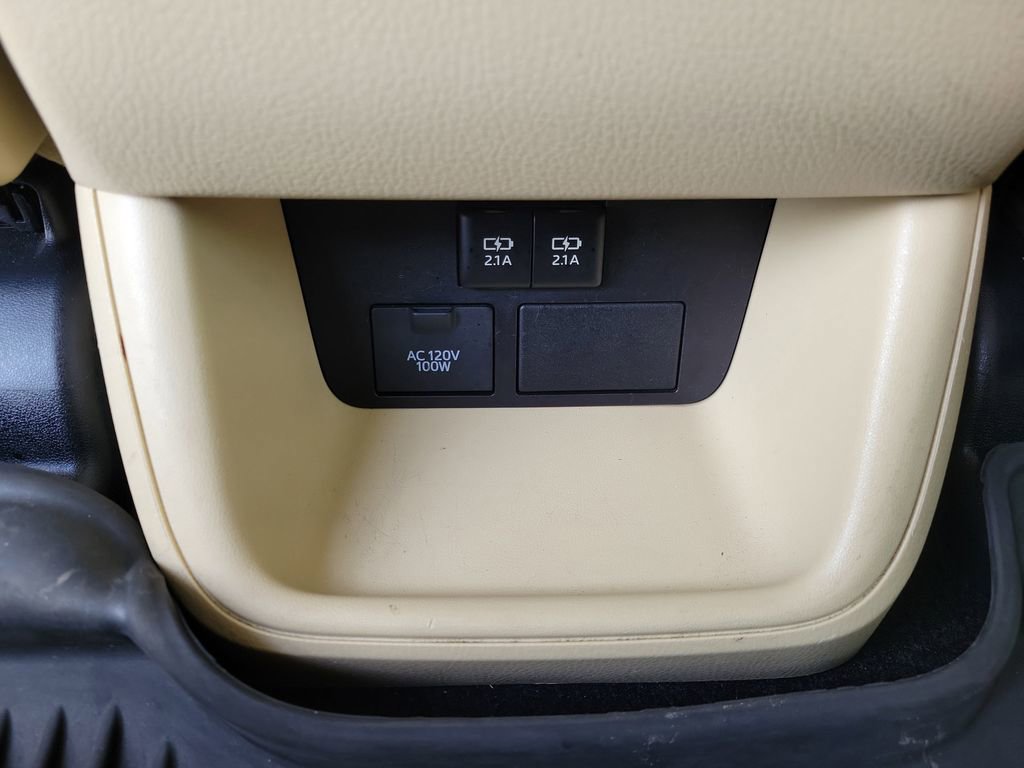 Used 2017 Toyota Highlander XLE image 15