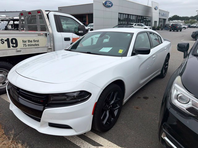 Used 2019 Dodge Charger SXT w/ Blacktop Package RWD image 1