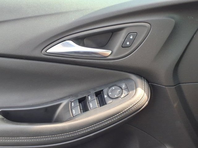 Used 2023 Buick Encore GX Preferred w/ Cold Weather Comfort Package AWD/4WD image 24