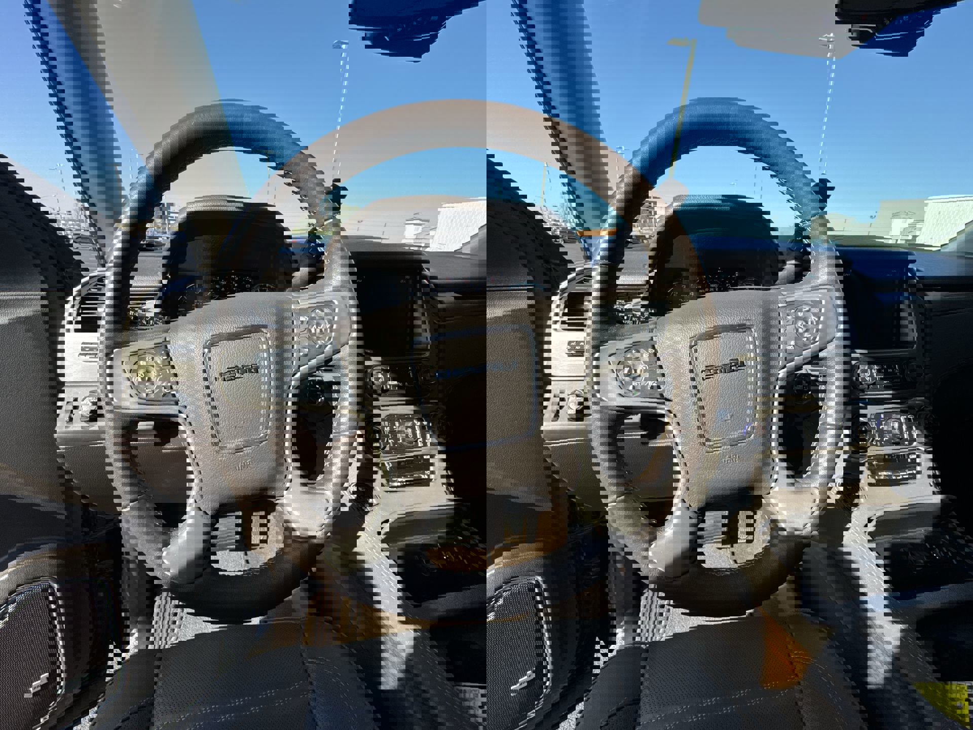 Used 2018 GMC Yukon Denali w/ Open Road Package AWD/4WD image 14