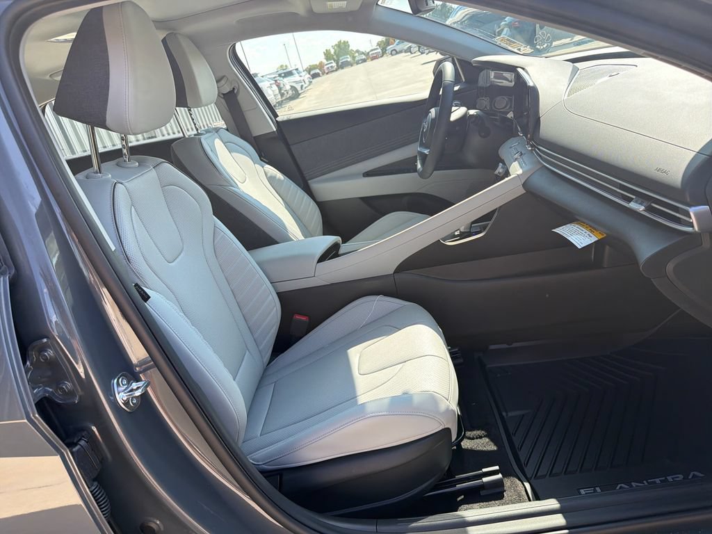 New 2026 Hyundai Elantra Limited FWD image 35