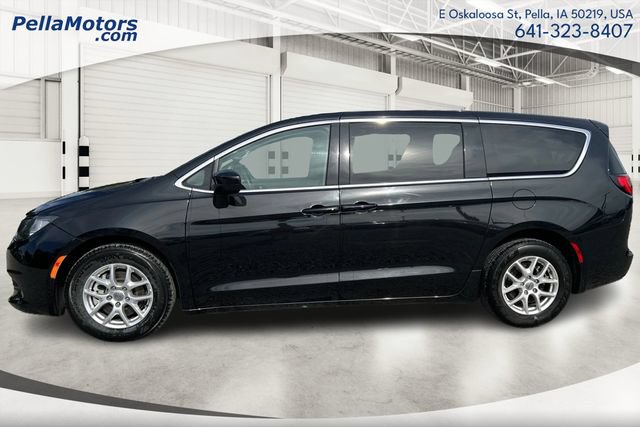 Used 2023 Chrysler Voyager LX FWD image 6