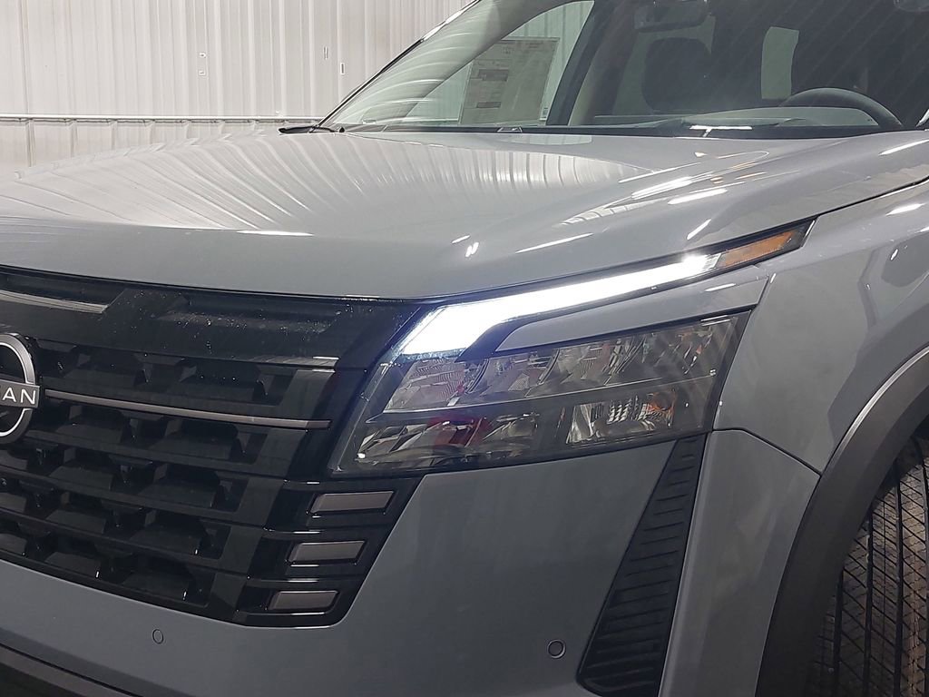 New 2026 Nissan Pathfinder Platinum image 35