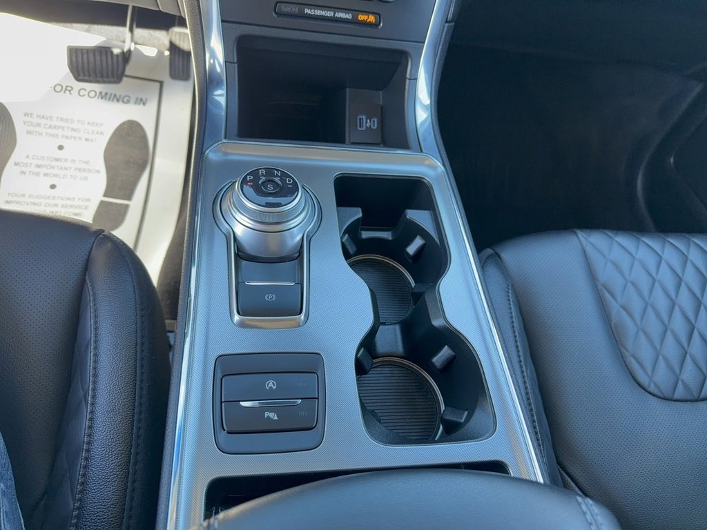 Certified 2024 Ford Edge Titanium w/ Equipment Group 301A image 22