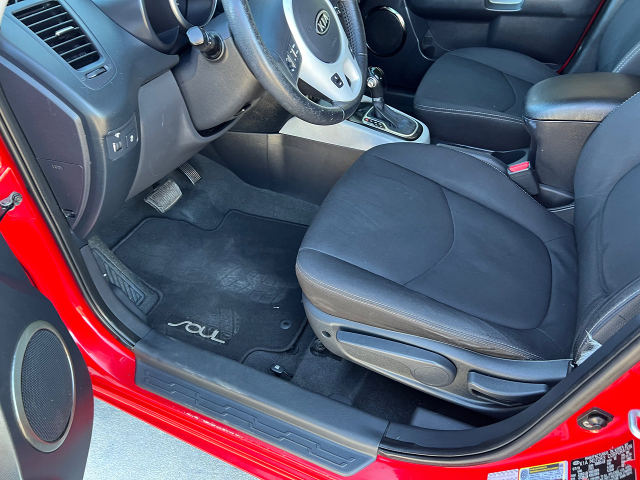 Used 2012 Kia Soul + image 11