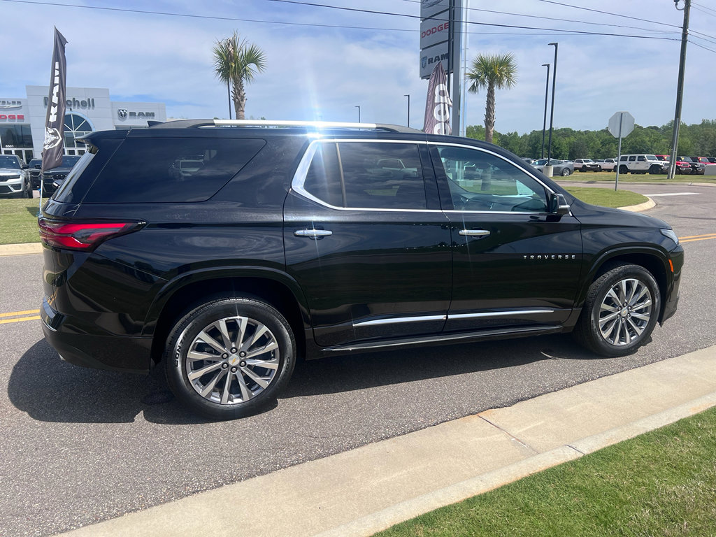 Used 2023 Chevrolet Traverse Premier w/ LPO, 'HIT The Road' Package FWD image 2