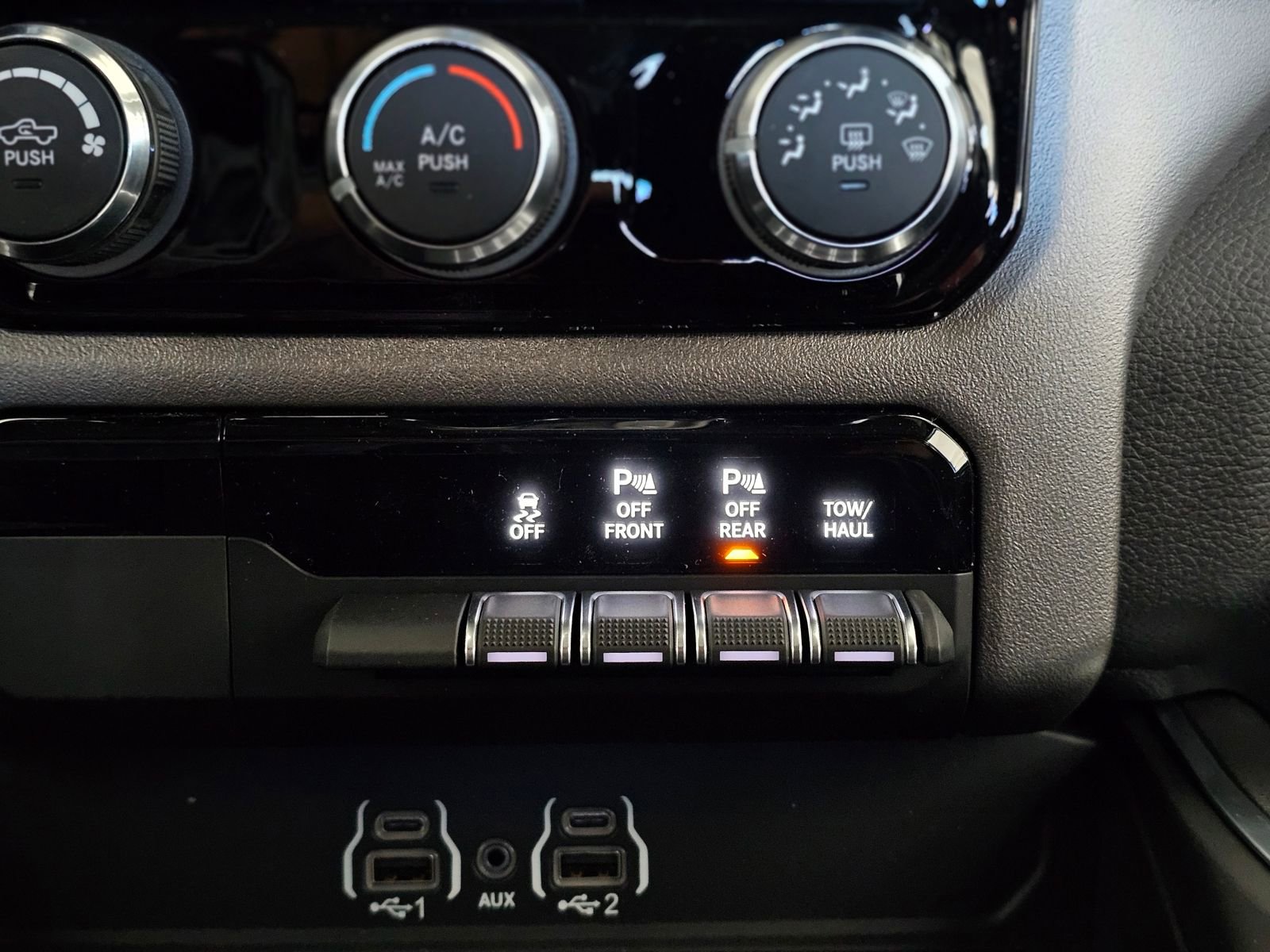 New 2026 RAM 1500 Big Horn w/ Night Edition AWD/4WD image 13