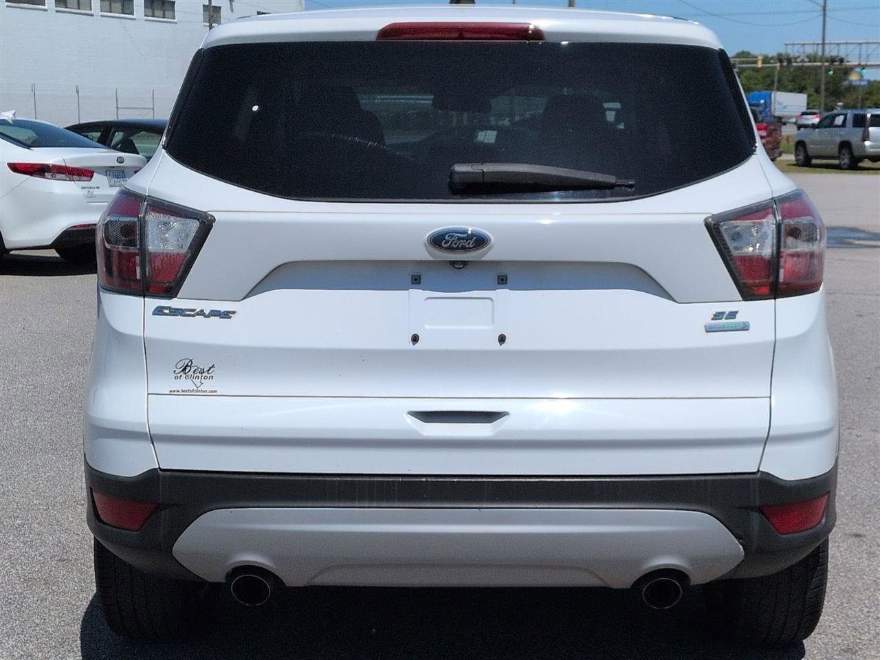 Used 2017 Ford Escape SE FWD image 4