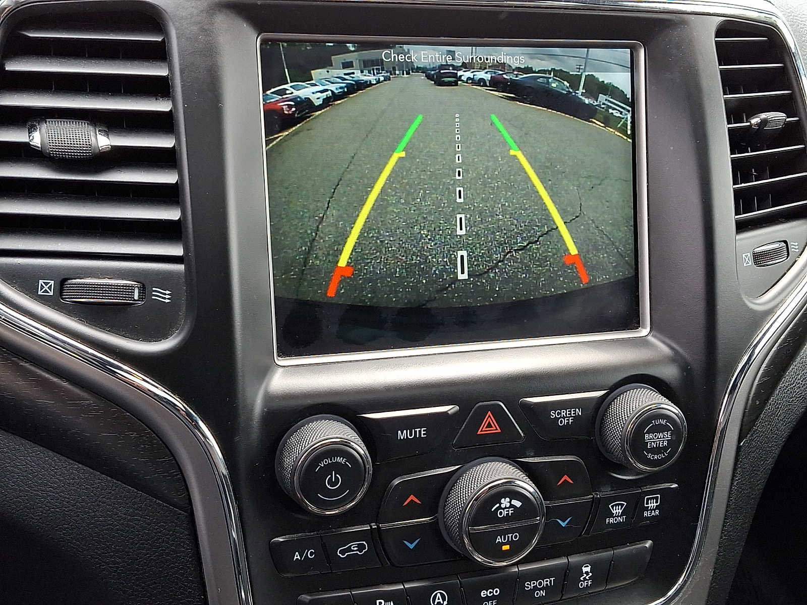 Used 2018 Jeep Grand Cherokee Altitude AWD/4WD image 20