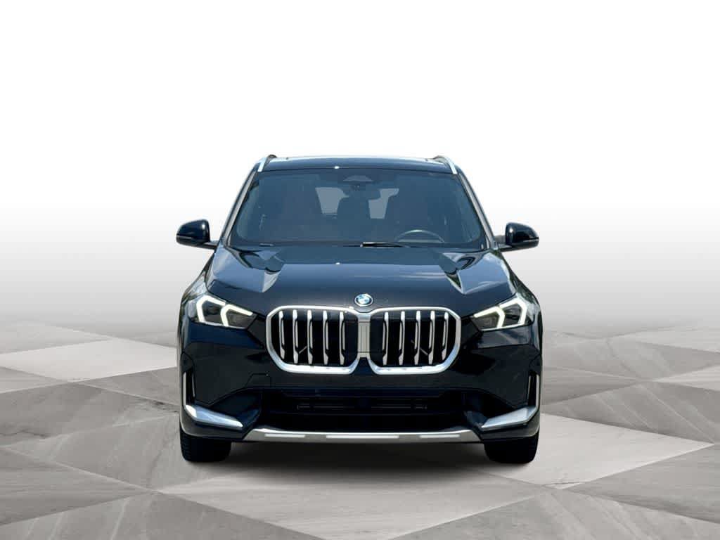 Used 2025 BMW X1 xDrive28i AWD/4WD image 3