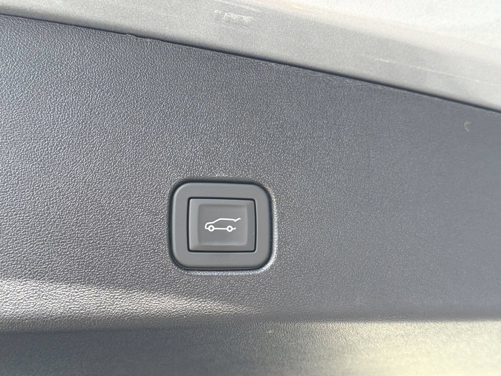 New 2027 Cadillac Optiq Luxury AWD/4WD image 14