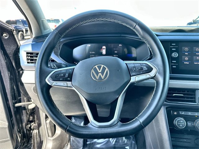 Used 2024 Volkswagen Taos SE image 11