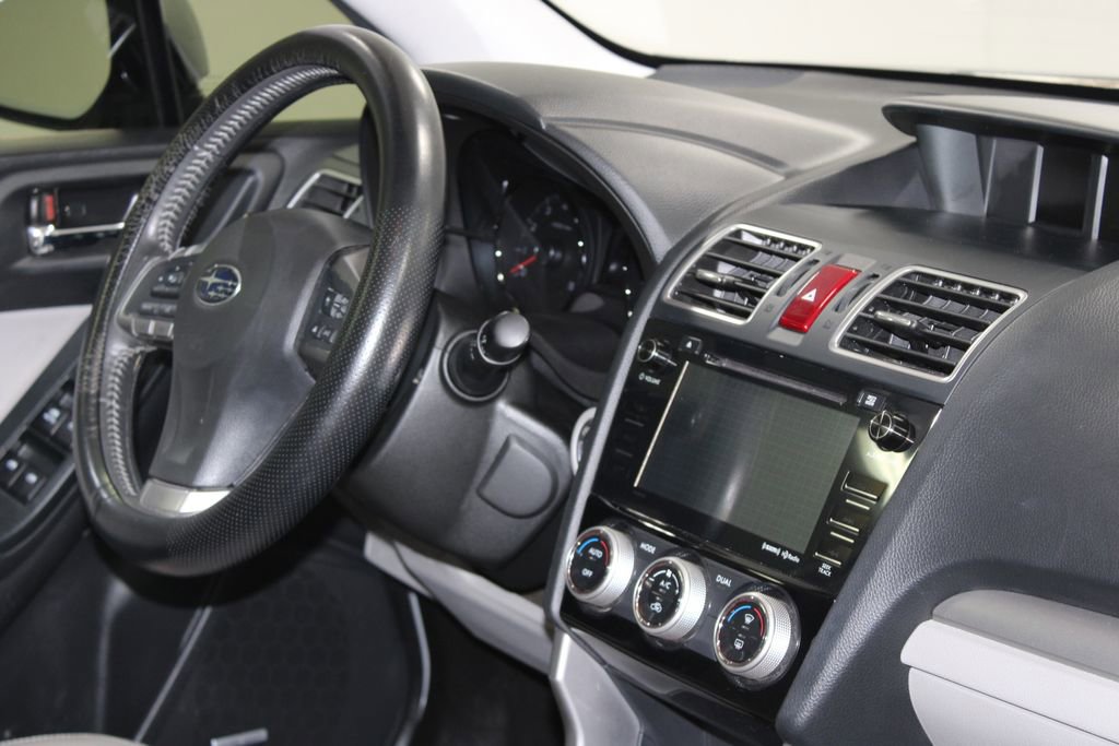 Used 2016 Subaru Forester 2.5i Touring w/ Eyesight & Navigation System AWD/4WD image 27