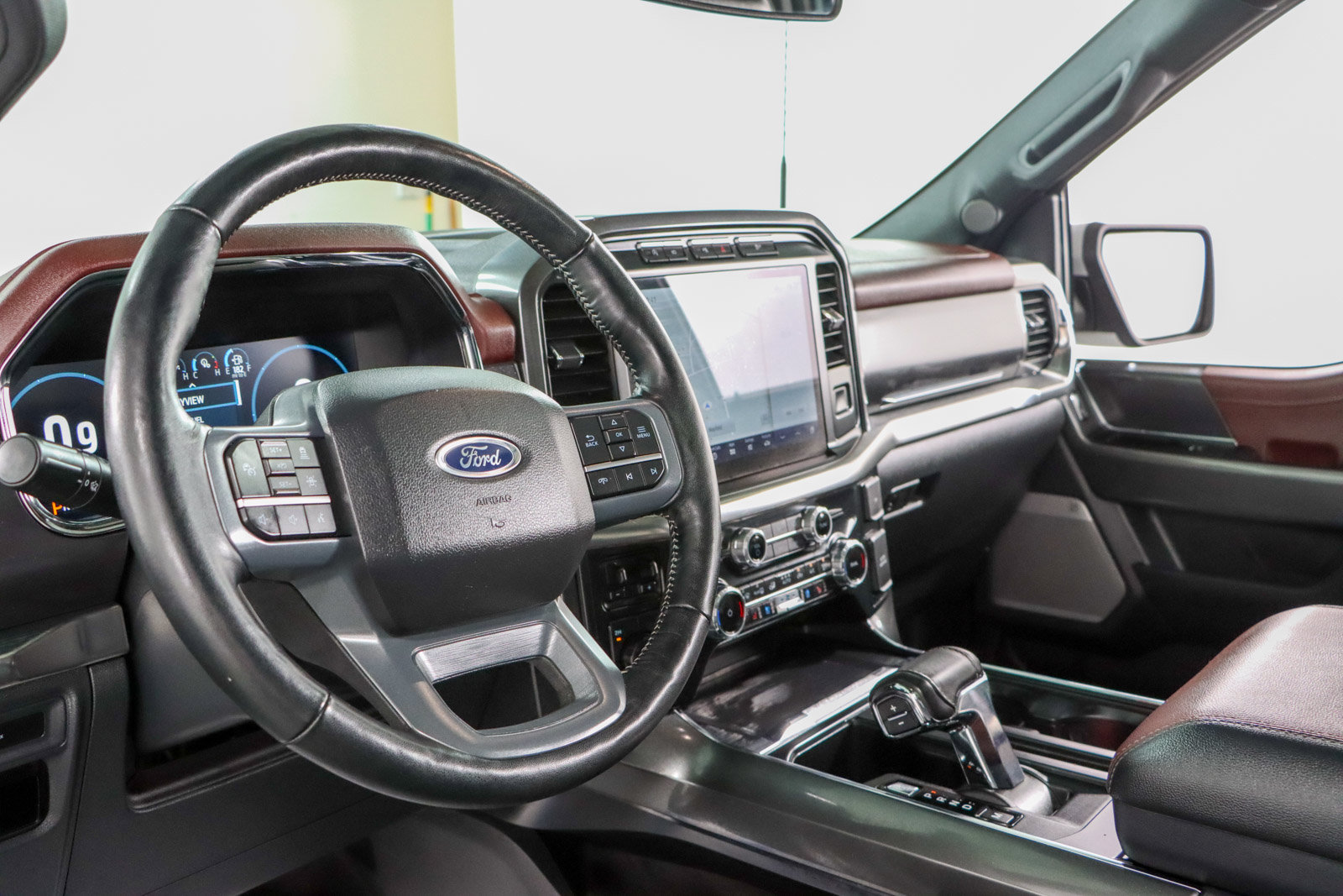 Used 2023 Ford F150 Lariat w/ Equipment Group 502A High AWD/4WD image 25