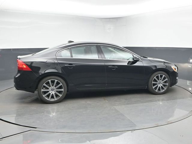 Used 2018 Volvo S60 T5 Inscription Platinum w/ Climate Package image 9