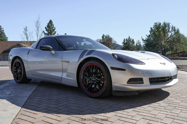 Used 2010 Chevrolet Corvette Coupe w/ 1LT image 12