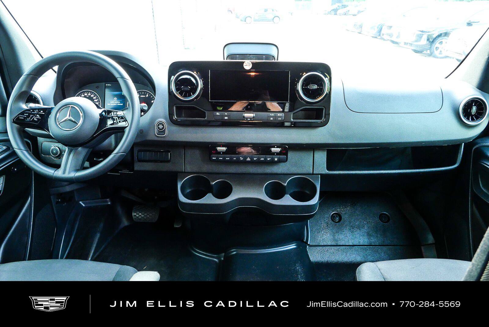 Used 2025 Mercedes-Benz Sprinter 2500 image 18