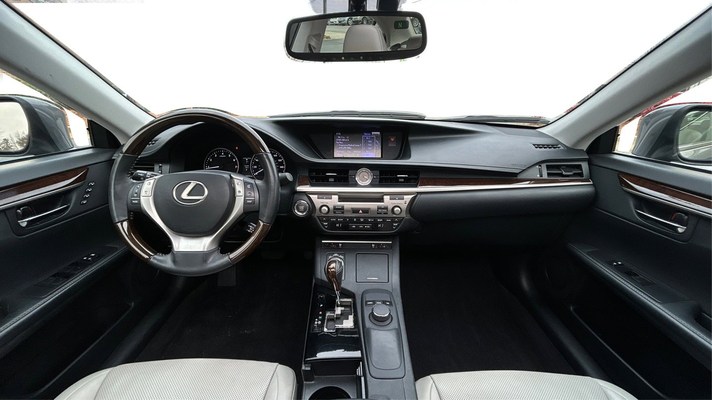 Used 2014 Lexus ES 350 w/ Premium Package image 22