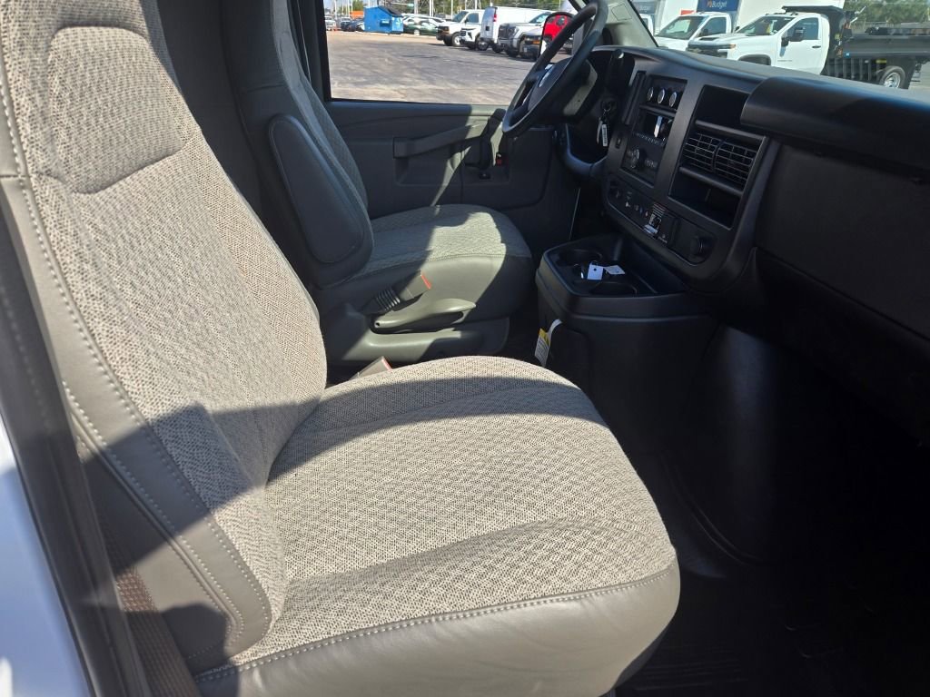New 2025 Chevrolet Express 2500 Extended w/ Enhanced Convenience Package image 4