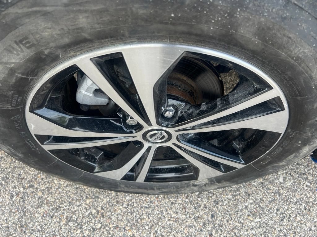 Used 2020 Nissan Sentra SV FWD image 34