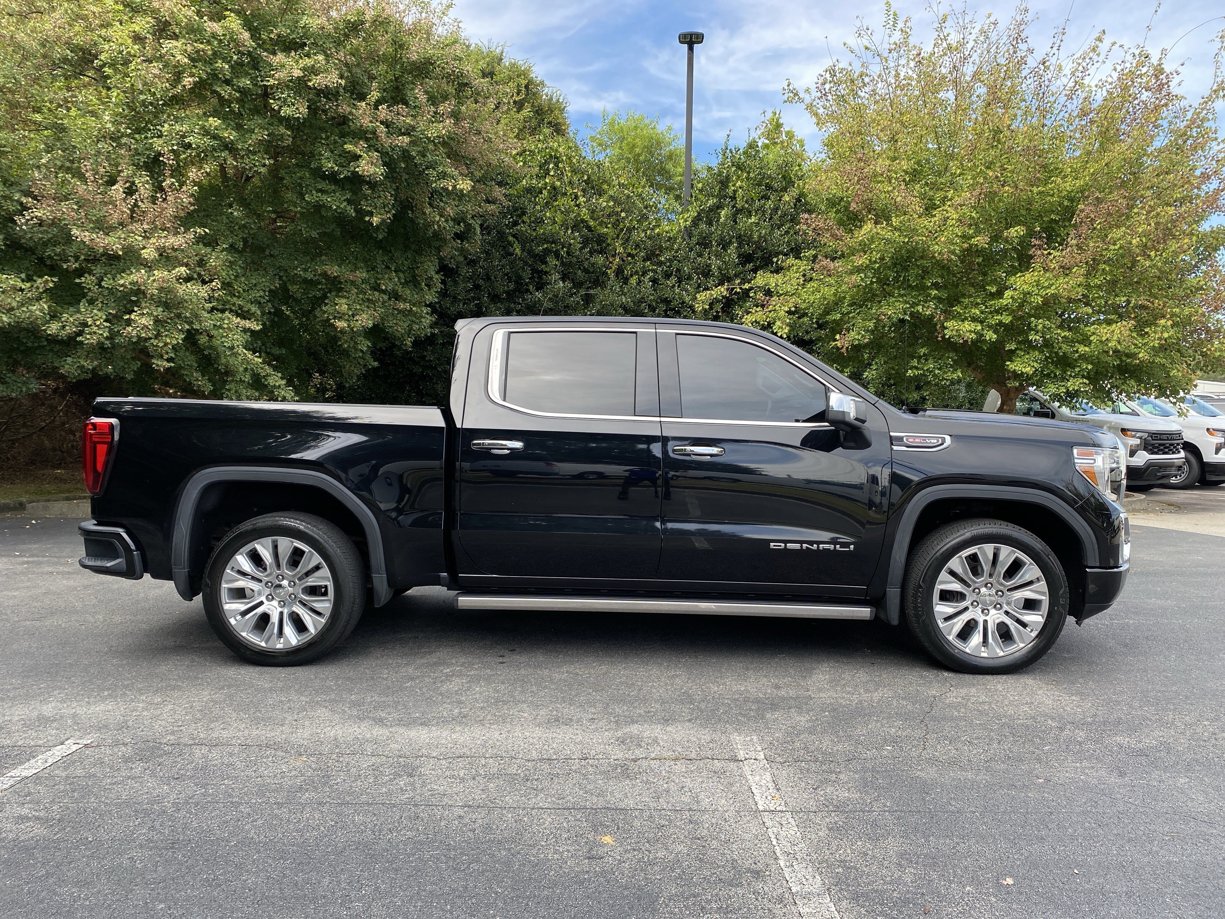 Used 2019 GMC Sierra 1500 Denali w/ Denali Ultimate Package AWD/4WD image 10