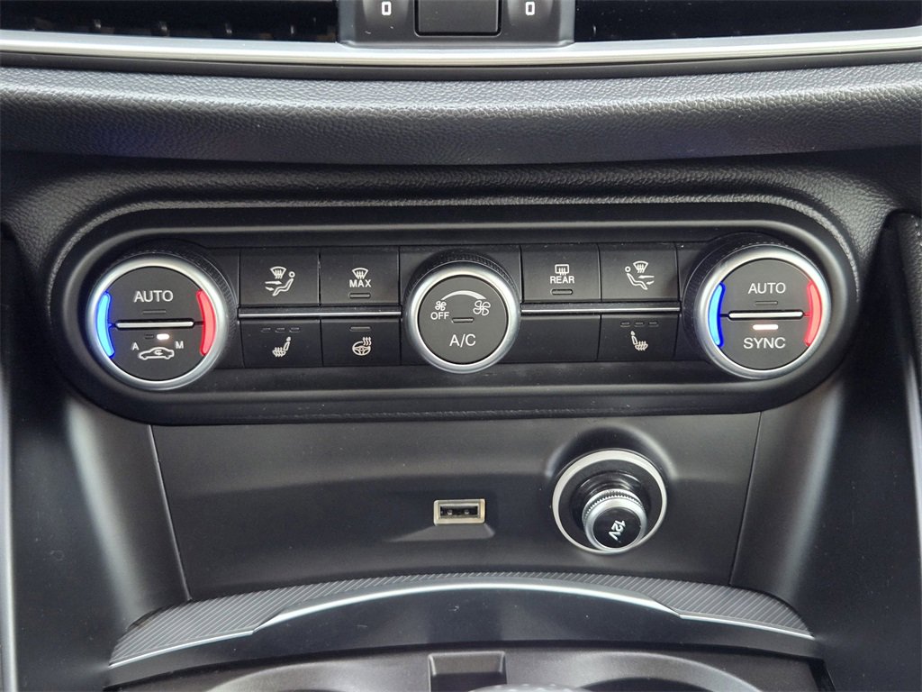 Used 2024 Alfa Romeo Stelvio Ti image 19