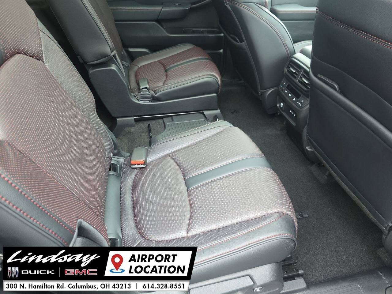 Used 2025 Honda Pilot Black Edition image 28