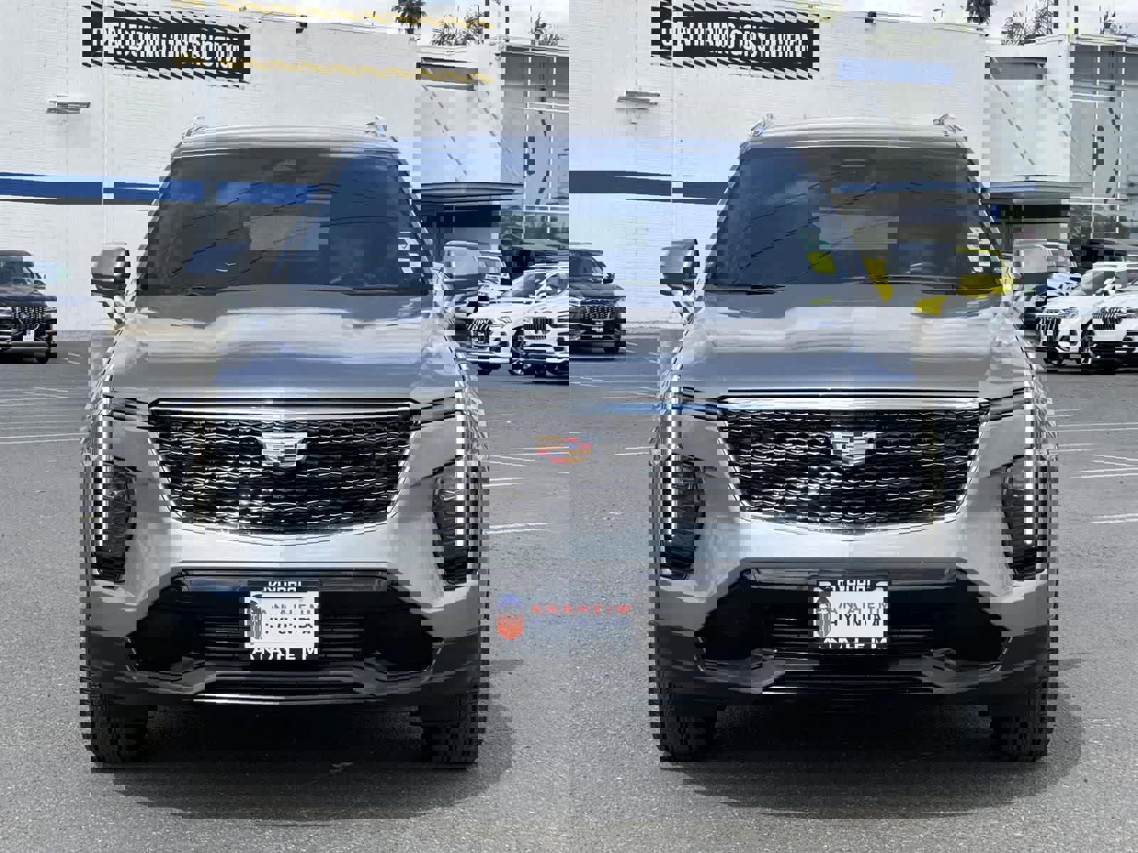 Used 2024 Cadillac XT4 Premium Luxury image 2