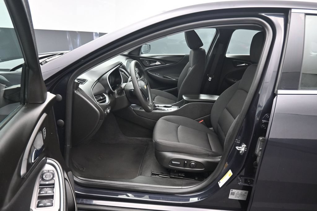 Used 2023 Chevrolet Malibu LT FWD image 11