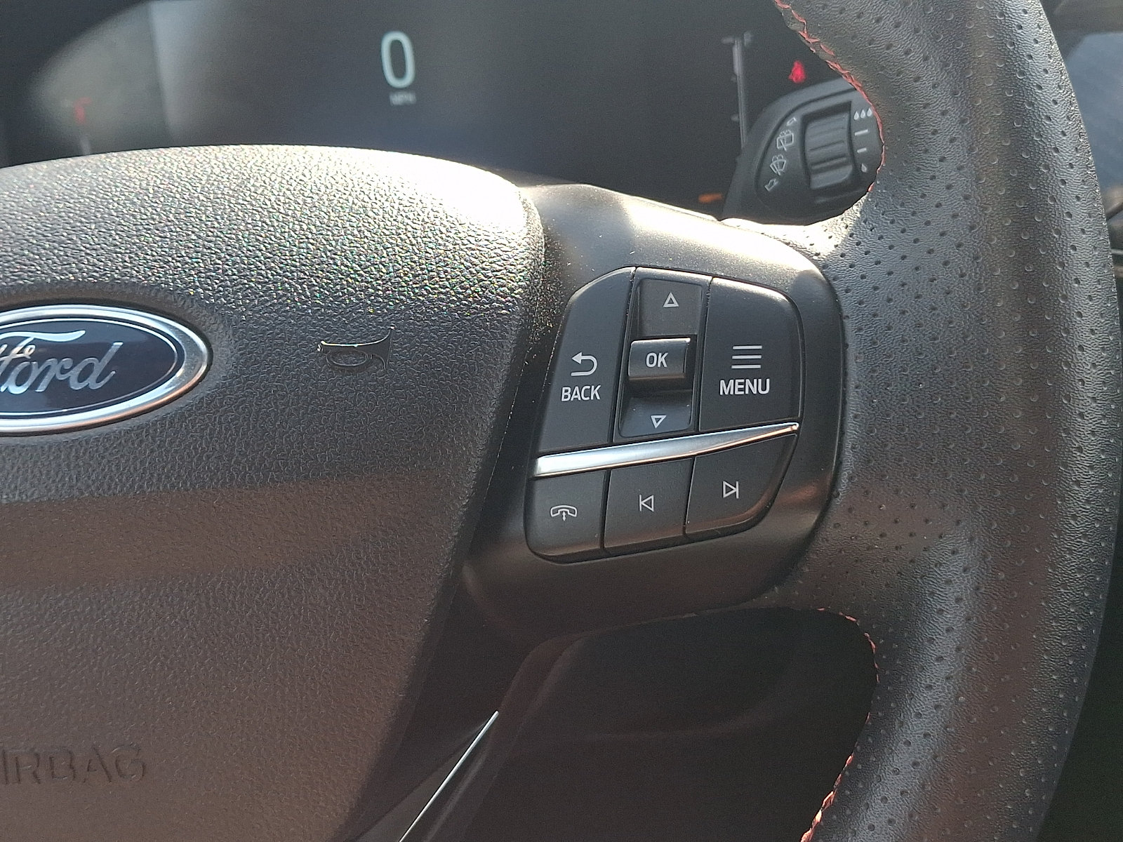 Used 2025 Ford Escape ST-Line Select AWD/4WD image 22