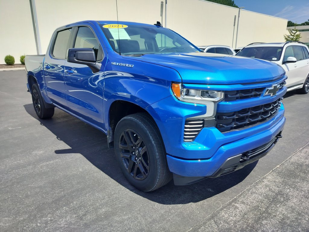 Used 2024 Chevrolet Silverado 1500 RST AWD/4WD image 2