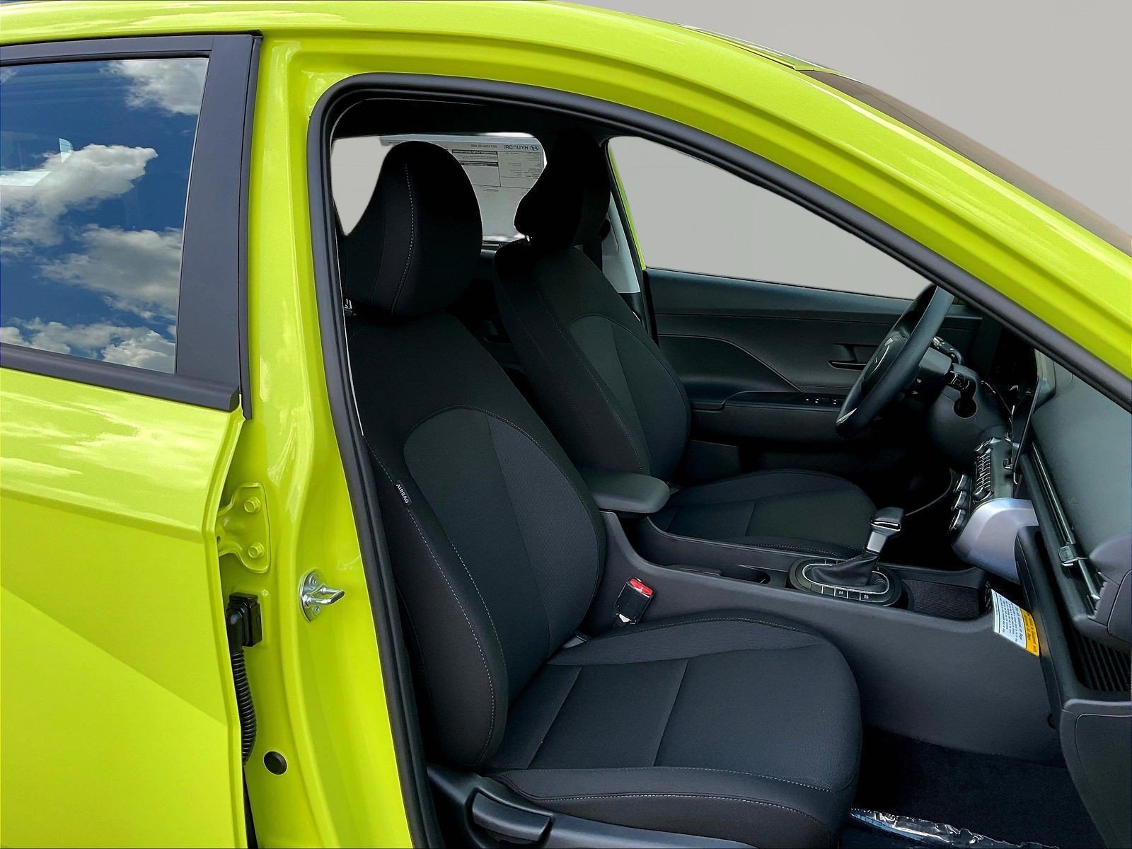 New 2027 Hyundai Kona SE AWD/4WD image 18